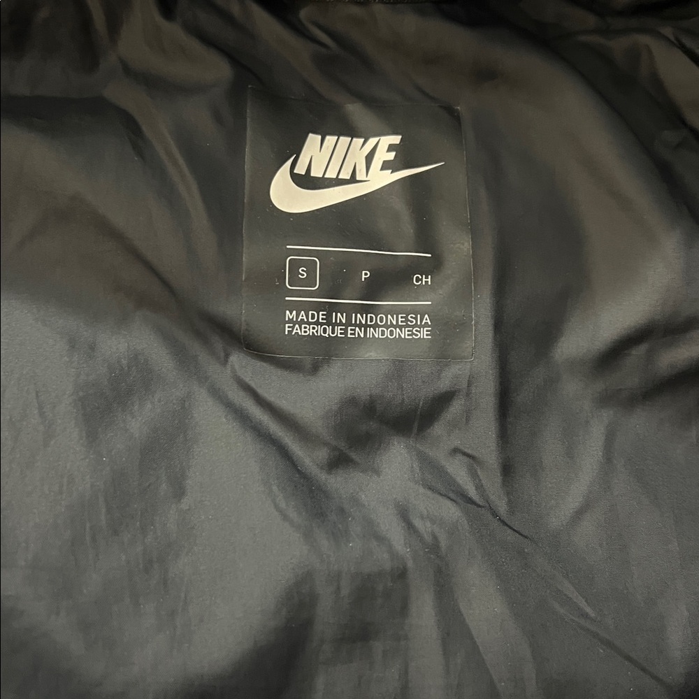 Nike Black Puffer Jacket - Picture 3 of 5